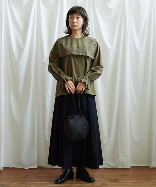 Lene(レネ)の「フラワーステッチ刺繍 セーラーブラウス(シャツ/ブラウス・レディース・カーキ/ベージュ・FREE)」の3枚目の写真