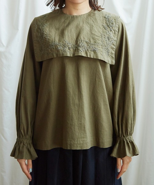 Lene(レネ)の「フラワーステッチ刺繍 セーラーブラウス(シャツ/ブラウス・レディース・カーキ/ベージュ・FREE)」の16枚目の写真