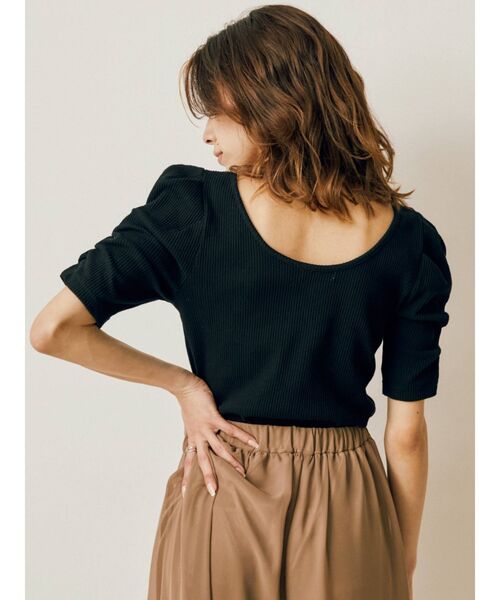 EVRIS(エヴリス)の「パフスリーブリブトップス(Tシャツ/カットソー・レディース・ブラウン/ブラック/アイボリー・FREE)」の6枚目の写真