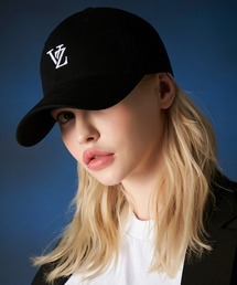 VARZAR | A'GEM/9 × .kom『VARZAR/バザール』3D Monogram logo over fit ball cap/3D モノグラム ロゴ オーバーフィット ベースボール キャップ(キャップ)