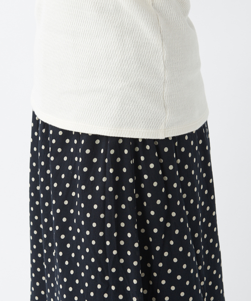 Rouge vif(ルージュヴィフ)の「2WAYサーマルタンクトップ(タンクトップ・レディース・オフホワイト/ブラック/ブラウン・フリー)」の15枚目の写真