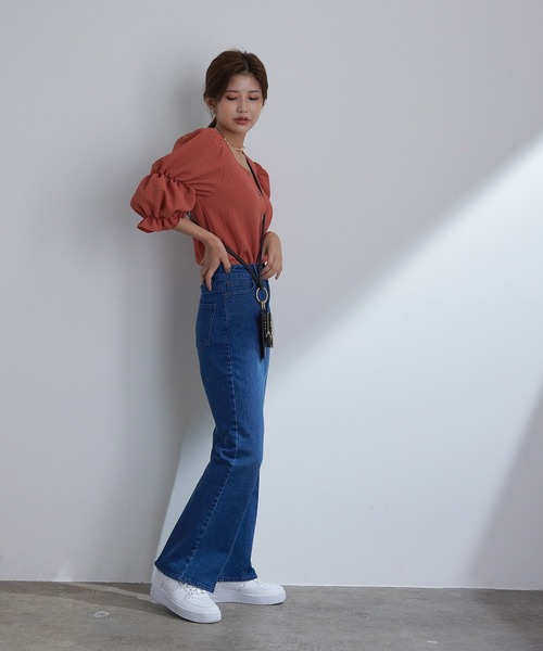 vis-`a-vis(ビサビ)の「【WEB限定】ストレッチ&美シルエット。デニムフレアパンツ(デニムパンツ・レディース・ブラック/ブルー系その他4・SS/S/M/L)」の17枚目の写真