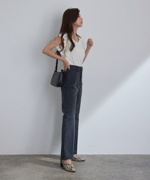 vis-`a-vis(ビサビ)の「【WEB限定】ストレッチ&美シルエット。デニムフレアパンツ(デニムパンツ・レディース・ブラック/ブルー系その他4・SS/S/M/L)」の9枚目の写真