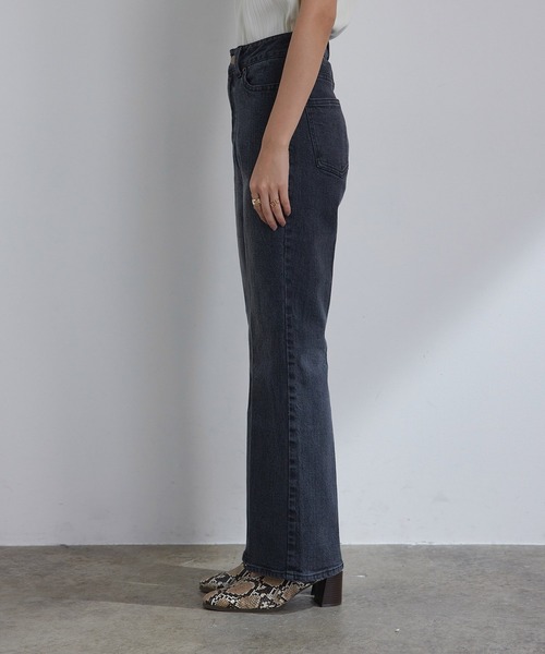 vis-`a-vis(ビサビ)の「【WEB限定】ストレッチ&美シルエット。デニムフレアパンツ(デニムパンツ・レディース・ブラック/ブルー系その他4・SS/S/M/L)」の8枚目の写真