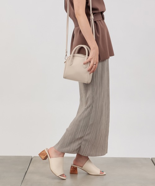 COLONY 2139(コロニートゥーワンスリーナイン)の「サテンミニプリーツロングスカート(スカート・レディース・ブラック/イエロー/ブルー/アイボリー/グレイッシュベージュ・FREE)」の7枚目の写真