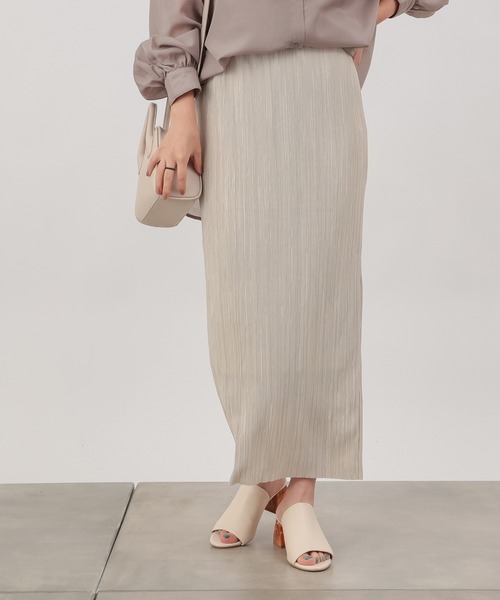 COLONY 2139(コロニートゥーワンスリーナイン)の「サテンミニプリーツロングスカート(スカート・レディース・ブラック/イエロー/ブルー/アイボリー/グレイッシュベージュ・FREE)」の16枚目の写真