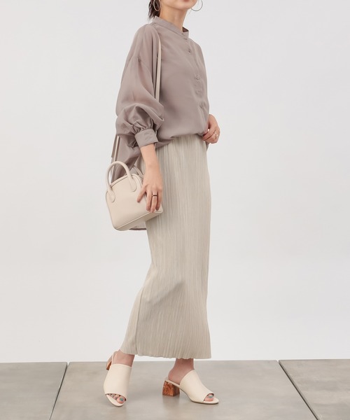 COLONY 2139(コロニートゥーワンスリーナイン)の「サテンミニプリーツロングスカート(スカート・レディース・ブラック/イエロー/ブルー/アイボリー/グレイッシュベージュ・FREE)」の11枚目の写真