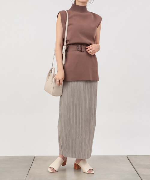 COLONY 2139(コロニートゥーワンスリーナイン)の「サテンミニプリーツロングスカート(スカート・レディース・ブラック/イエロー/ブルー/アイボリー/グレイッシュベージュ・FREE)」の18枚目の写真