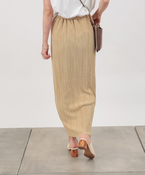 COLONY 2139(コロニートゥーワンスリーナイン)の「サテンミニプリーツロングスカート(スカート・レディース・ブラック/イエロー/ブルー/アイボリー/グレイッシュベージュ・FREE)」の9枚目の写真