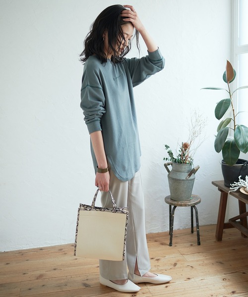 KANGOL EXTRA COMFORT（カンゴールエクストラコンフォート）の「バイカラー(配色)ステッチ オーバーサイズ ラウンドヘムロンT（チュニック・レディース・ブラック/ブルーグレー/モカ/ライトベージュ・LL/M/L）」の11枚目の写真