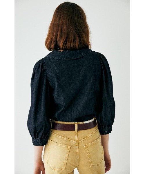 MOUSSY(マウジー)の「BIG COLLAR DENIM ブラウス(シャツ/ブラウス・レディース・ワンウォッシュ/ホワイト・1/2)」の5枚目の写真