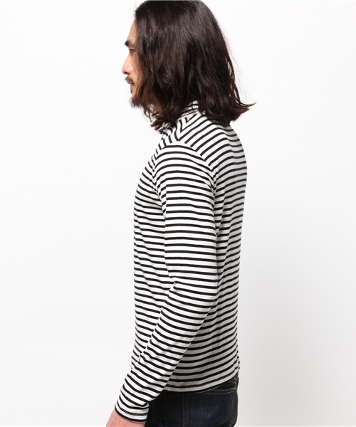 WEGO（ウィゴー）の「WEGO/フライスハイネックTシャツ（Tシャツ/カットソー・メンズ・ホワイト/ホワイト系その他/ネイビー・LARGE/MEDIUM）」の5枚目の写真