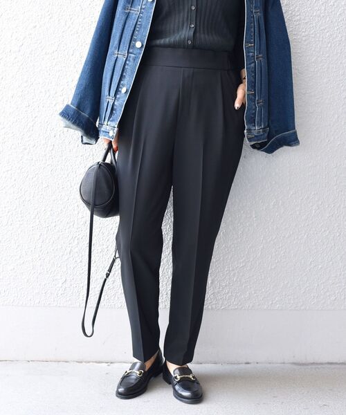 SHIPS(シップス)の「〈手洗い可能〉ストレッチテーパードパンツ(その他パンツ・レディース・ブラック/オリーブ/ピンク系その他/ベージュ系その他/ブルー・40/38/36/34)」の2枚目の写真