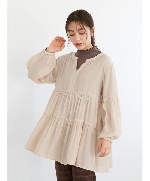 earth music&ecology（アースミュージックアンドエコロジー）の「シアークレープティアードチュニック ＊（チュニック・レディース・ブラック/ベージュ/ピンクベージュ・FREE）」の5枚目の写真