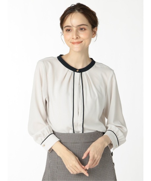 m.f.editorial(エムエフエディトリアル)の「エムエフエディトリアルレディース/m.f.editorial:Women 配色 8分袖ブラウス(シャツ/ブラウス・レディース・ベージュ/ライトグレー・MEDIUM/LARGE)」の2枚目の写真