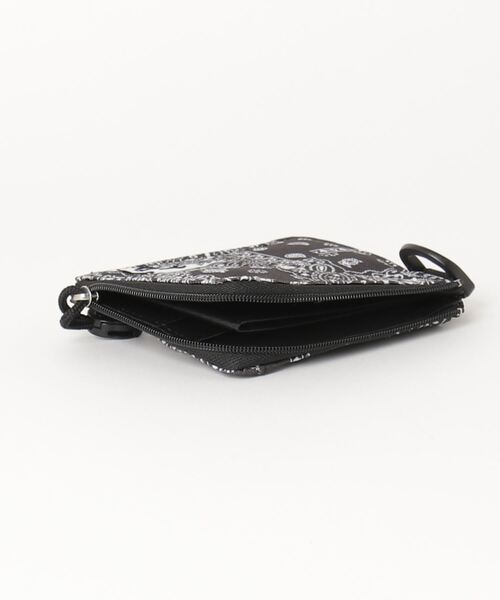 CHUMS（チャムス）の「CHUMS/チャムス 財布 リサイクルエルシェイプトジップウォレット Recycle L-Shaped Zip Wallet CH60-3137（財布・メンズ・ブラック×ブラック/カーキ/ベージュ/グレー/ブラック/ネイビー/ブラック系その他/ブラウン/ブラック×グレー/レッド/その他/ベージュ系その他・FREE）」の13枚目の写真