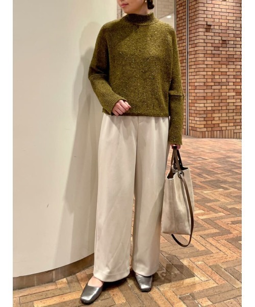 BEARDSLEY（ビアズリー）の「ショート丈で腰回りがもたつかないネップハイネックニット（ニット/セーター・レディース・グリーン/オレンジ・FREE）」の2枚目の写真