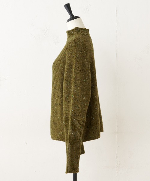 BEARDSLEY（ビアズリー）の「ショート丈で腰回りがもたつかないネップハイネックニット（ニット/セーター・レディース・グリーン/オレンジ・FREE）」の20枚目の写真