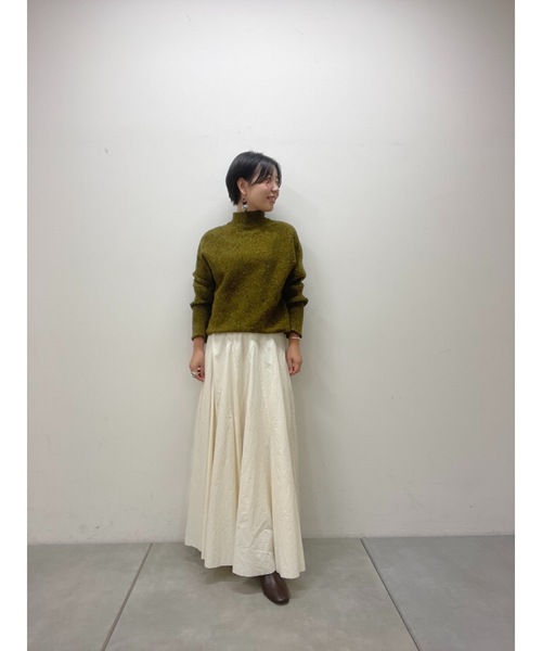 BEARDSLEY（ビアズリー）の「ショート丈で腰回りがもたつかないネップハイネックニット（ニット/セーター・レディース・グリーン/オレンジ・FREE）」の10枚目の写真