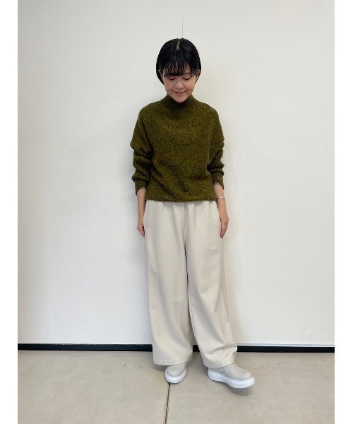 BEARDSLEY（ビアズリー）の「ショート丈で腰回りがもたつかないネップハイネックニット（ニット/セーター・レディース・グリーン/オレンジ・FREE）」の5枚目の写真