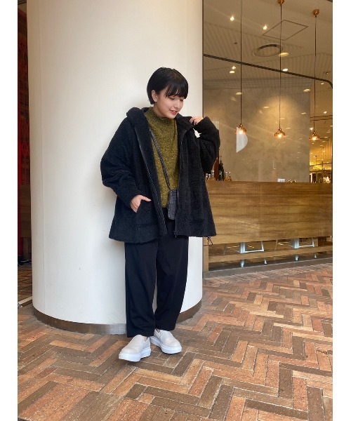 BEARDSLEY（ビアズリー）の「ショート丈で腰回りがもたつかないネップハイネックニット（ニット/セーター・レディース・グリーン/オレンジ・FREE）」の3枚目の写真