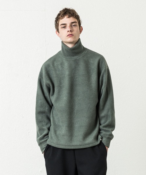 SLICK（スリック）の「ジャッカルパイルハイネックプルオーバー（T