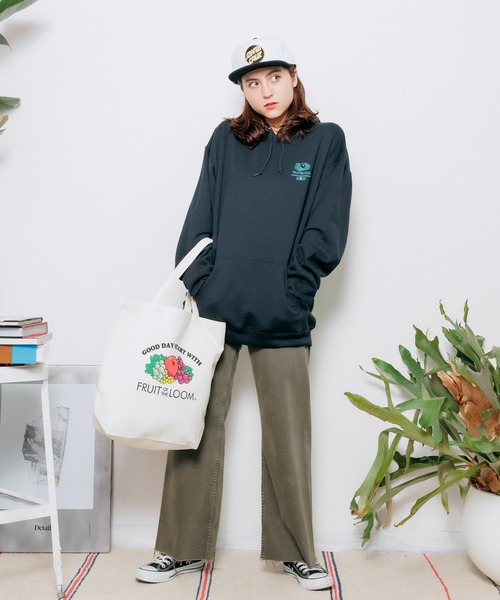 FRUIT OF THE LOOM（フルーツオブザルーム）の「【ROOPTOKYO限定】FRUIT OF THE LOOM/フルーツオブザルーム×火曜び 描き下ろしイラスト パーカー（パーカー・レディース・ホワイト/ブラック/グレー・XL/M/L）」の22枚目の写真