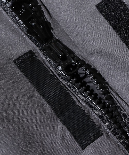 CANADA GOOSE（カナダグース）の「CANADA GOOSE/カナダグース MENS LANGFORD PARKA ラングフォード ダウンコート 防寒 通勤 通学（ダウンジャケット/コート・メンズ・チャコールグレー・S/M）」の13枚目の写真