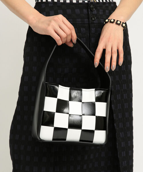 Ray BEAMS（レイビームス）の「Ray BEAMS / ワンハンドル チェッカー バッグ（ハンドバッグ・レディース・ブラック/レッド・ONE SIZE）」の4枚目の写真