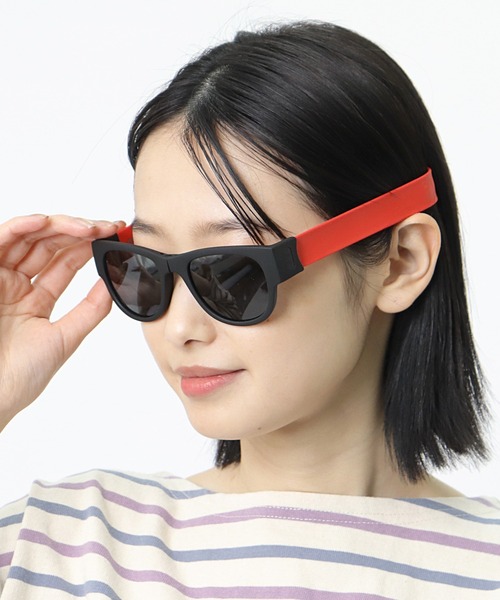 salle de bal(サルデバル)の「kateva / カテバ アウトドア スポーツに! カテバプラス 偏光レンズ スナップバンド折りたたみサングラス Kateva band sun PDI(サングラス・レディース・ホワイト/ブラック/レッド・FREE)」の3枚目の写真