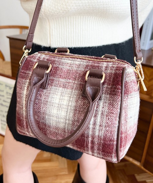 moment+(モーメントプラス)の「【累計販売数2万個突破!】フェイクレザー ミニボストンショルダーバッグ(ボストンバッグ・レディース・ブラック/ベージュ/グリーン/アイボリー/キャメル/ブラウン/ダークグリーン/ボルドー/ブラウン系その他/ベージュ系その他/レッド系その他・FREE)」の11枚目の写真