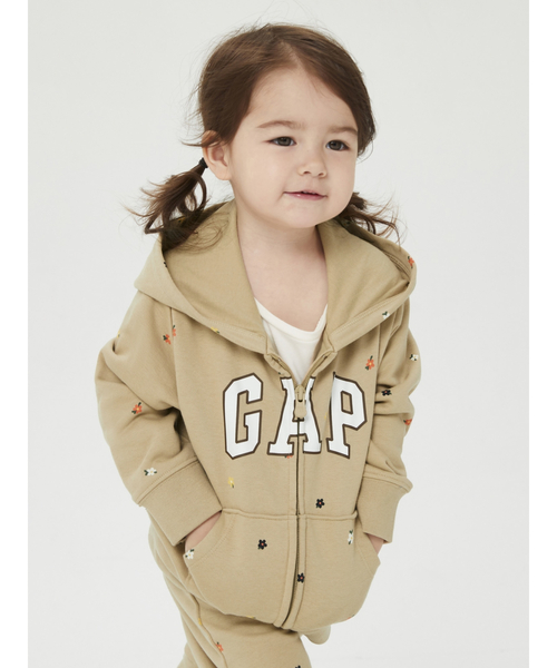 GAP（ギャップ）の「GAPファッションロゴ フルジップ パーカー (幼児)（パーカー・キッズ・グレー/マルチ/ベージュ・12-18M/2 YRS/3 YRS/4 YRS/5 YRS/18-24M）」の2枚目の写真
