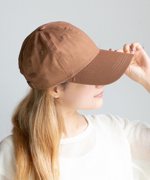 14+（イチヨンプラス）の「ツバ長 無地キャップ UV（キャップ・レディース・ピンク/ブルー/ブラック/ベージュ/キャメル/ネイビー・M/LL）」の5枚目の写真