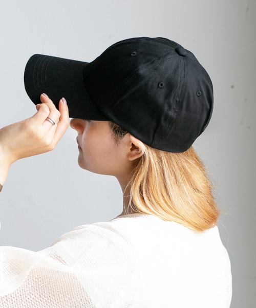 14+（イチヨンプラス）の「ツバ長 無地キャップ UV（キャップ・レディース・ピンク/ブルー/ブラック/ベージュ/キャメル/ネイビー・M/LL）」の2枚目の写真