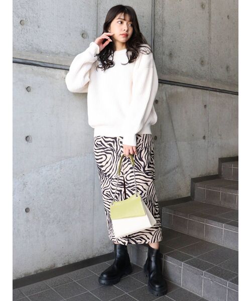 MURUA（ムルーア）の「バルキーコットンオーバーニット（ニット/セーター・レディース・ブラック/パープル/オレンジ/ブルー/アイボリー・FREE）」の21枚目の写真