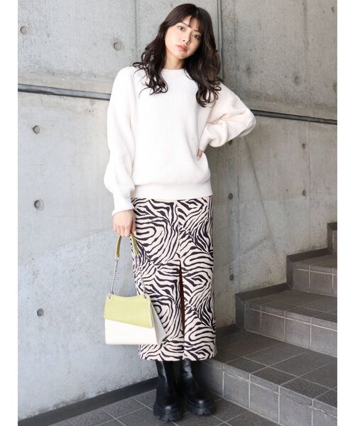 MURUA（ムルーア）の「バルキーコットンオーバーニット（ニット/セーター・レディース・ブラック/パープル/オレンジ/ブルー/アイボリー・FREE）」の22枚目の写真