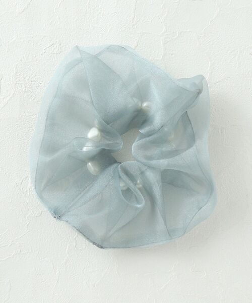 SHOO・LA・RUE（シューラルー）の「◆シャンブレーフェイクパールシュシュ（その他ヘアアクセサリー・レディース・ライトブルー/ベージュ/ベビーピンク・00）」の2枚目の写真