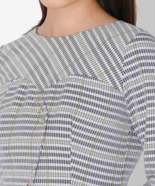 REDYAZEL（レディアゼル）の「チェック柄フロントスカラップミニワンピース（ワンピース・レディース・ベージュ/グレー/グリーン・SMALL/MEDIUM）」の11枚目の写真