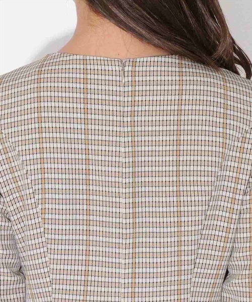 REDYAZEL（レディアゼル）の「チェック柄フロントスカラップミニワンピース（ワンピース・レディース・ベージュ/グレー/グリーン・SMALL/MEDIUM）」の21枚目の写真