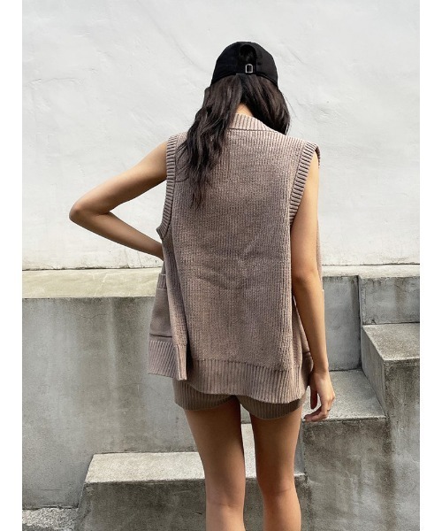 ENVYM（アンビー）の「フロントボタンニットベスト（ベスト・レディース・ベージュ/グレー/ブラック・FREE）」の9枚目の写真