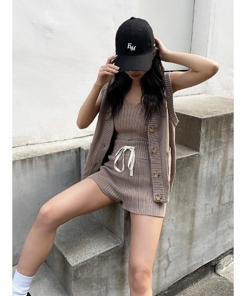 ENVYM（アンビー）の「フロントボタンニットベスト（ベスト・レディース・ベージュ/グレー/ブラック・FREE）」の10枚目の写真