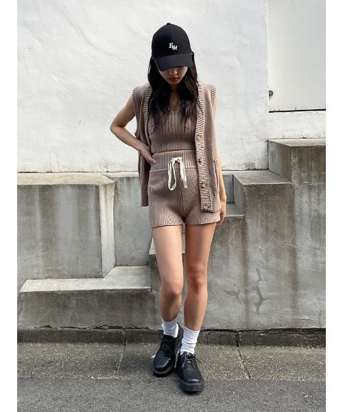 ENVYM（アンビー）の「フロントボタンニットベスト（ベスト・レディース・ベージュ/グレー/ブラック・FREE）」の11枚目の写真