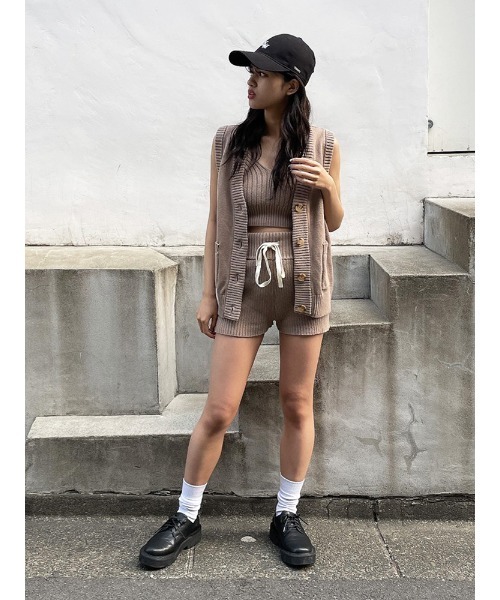 ENVYM（アンビー）の「フロントボタンニットベスト（ベスト・レディース・ベージュ/グレー/ブラック・FREE）」の12枚目の写真