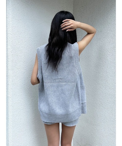 ENVYM（アンビー）の「フロントボタンニットベスト（ベスト・レディース・ベージュ/グレー/ブラック・FREE）」の16枚目の写真