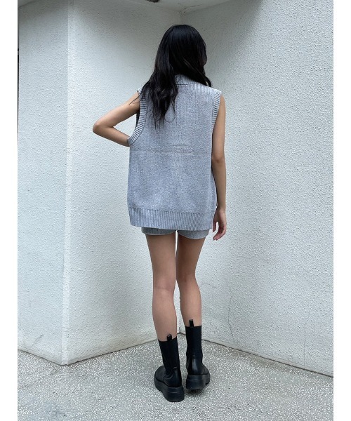 ENVYM（アンビー）の「フロントボタンニットベスト（ベスト・レディース・ベージュ/グレー/ブラック・FREE）」の18枚目の写真