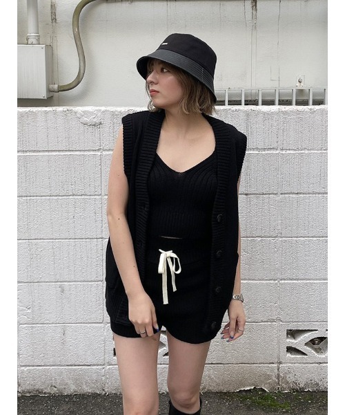 ENVYM（アンビー）の「フロントボタンニットベスト（ベスト・レディース・ベージュ/グレー/ブラック・FREE）」の19枚目の写真
