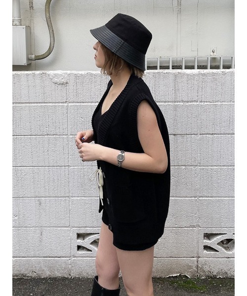 ENVYM（アンビー）の「フロントボタンニットベスト（ベスト・レディース・ベージュ/グレー/ブラック・FREE）」の20枚目の写真