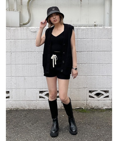 ENVYM（アンビー）の「フロントボタンニットベスト（ベスト・レディース・ベージュ/グレー/ブラック・FREE）」の22枚目の写真