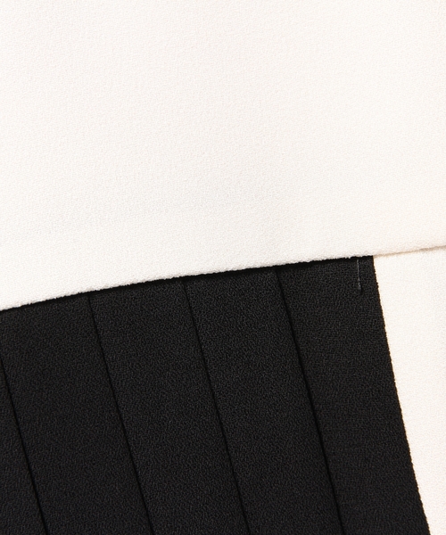 GRACE CONTINENTAL(グレースコンチネンタル)の「ビジュープリーツワンピース(ドレス・レディース・キナリ/イエロー/ピンク・36/38)」の8枚目の写真