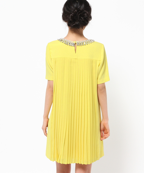 GRACE CONTINENTAL(グレースコンチネンタル)の「ビジュープリーツワンピース(ドレス・レディース・キナリ/イエロー/ピンク・36/38)」の16枚目の写真